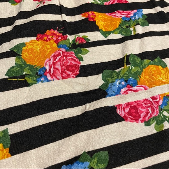 Lularoe Julia floral stripe print - Picture 3 of 4
